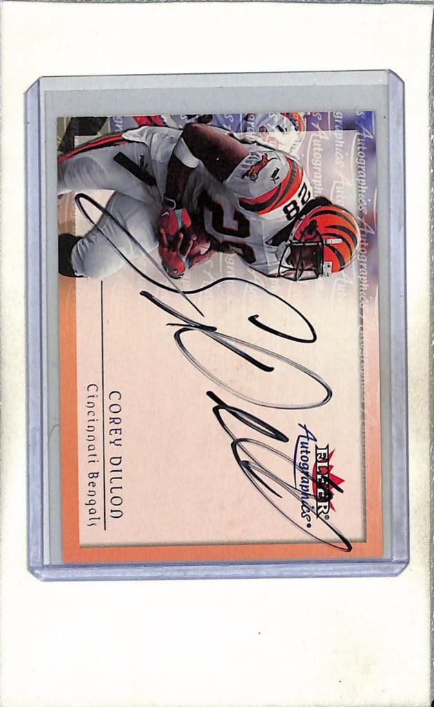 COREY DILLON 2000 FLEER AUTOGRAPHICS AUTOGRAPH CARD: NEAR MINT OR BETTER CONDITION 