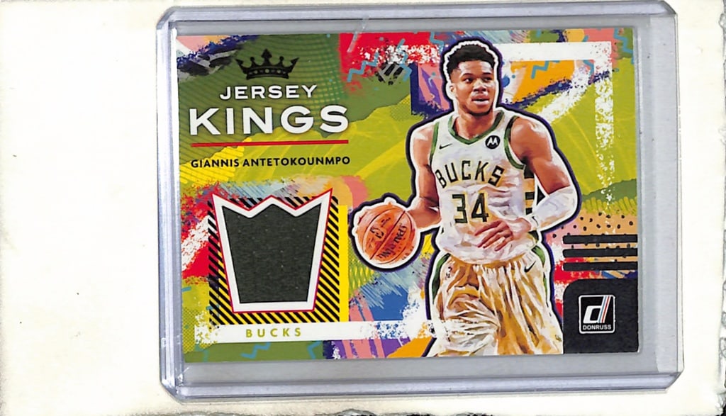 GIANNIS ANTETOKOUNMPO 2021-22 PANINI COURT KINGS GAME USED JERSEY CARD (1 of 1)