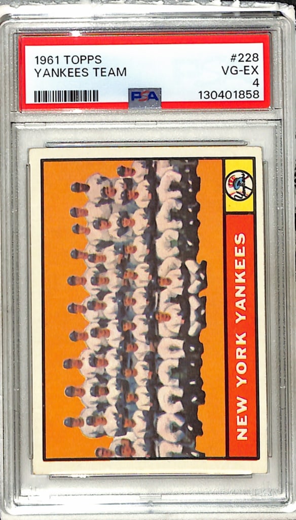 NEW YORK YANKEES 1961 TOPPS TEAM CARD. PSA GRADED (1 of 1)
