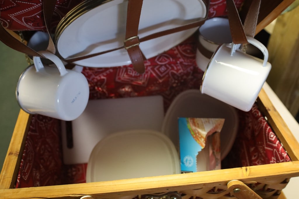 PICNIC BASKET - 2