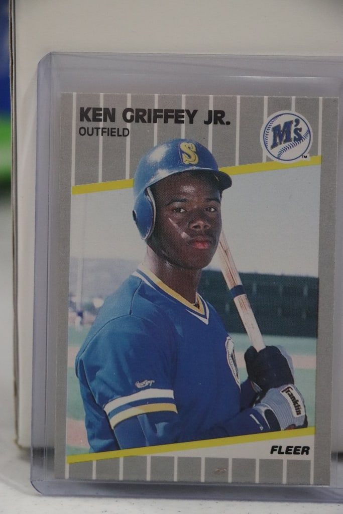 KEN GRIFFEY JR 1989 FLEER ROOKIE CARD (1 of 1)