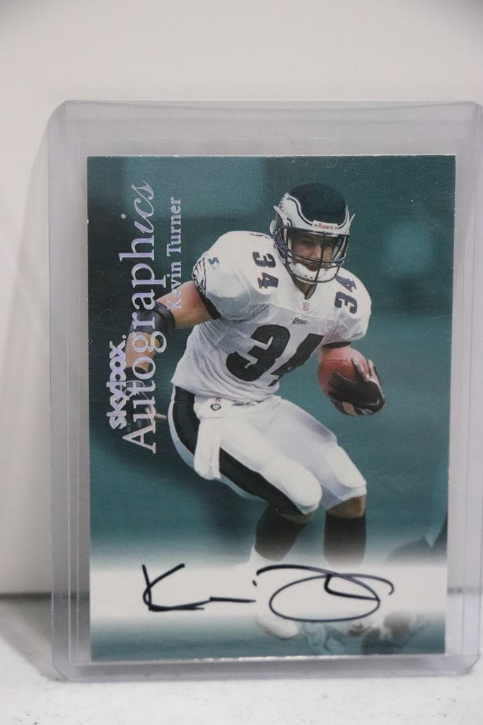 KEVIN TURNER 1999 SKYBOX AUTOGRAPHICS AUTOGRAPH CARD: NEAR MINT OR BETTER CONDITION