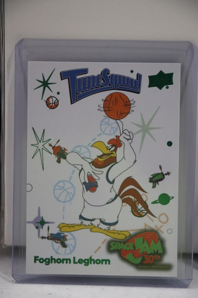 FOGHORN LEGHORN 2025 UPPER DECK SPACE JAM 30TH GREEN FOIL: NEAR MINT OR BETTER CONDITION 