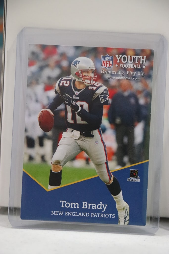 TOM BRADY 2005 TOPPS YOUTH FOOTBALL INSERT: NEAR MINT OR BETTER CONDITION 