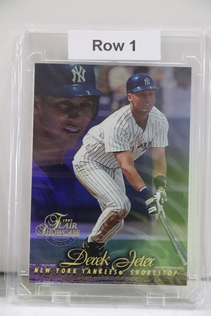 DEREK JETER 1997 FLAIR SHOWCASE ROW 1 SP (1 of 1)