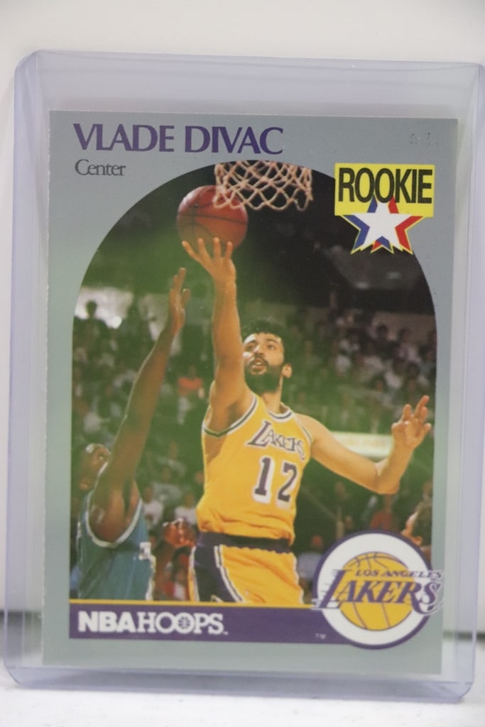 VLADE DIVAC 1990-91 HOOPS ROOKIE CARD: NEAR MINT OR BETTER CONDITION 