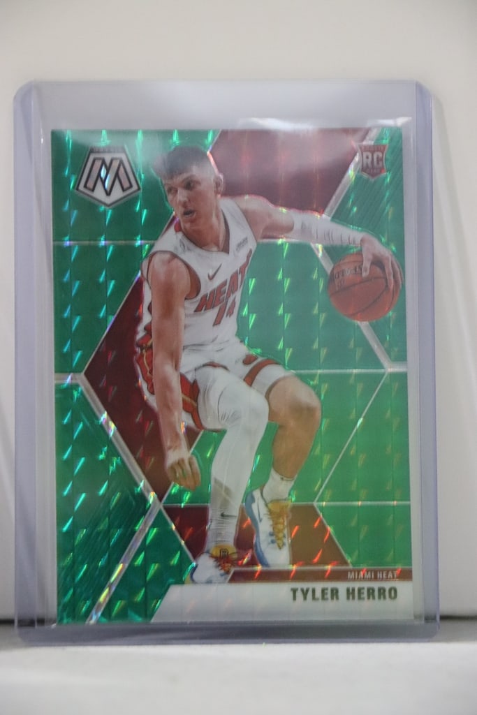 TYLER HERRO 2019-20 PANINI MOSAIC GREEN PRIZM ROOKIE CARD: NEAR MINT OR BETTER CONDITION 