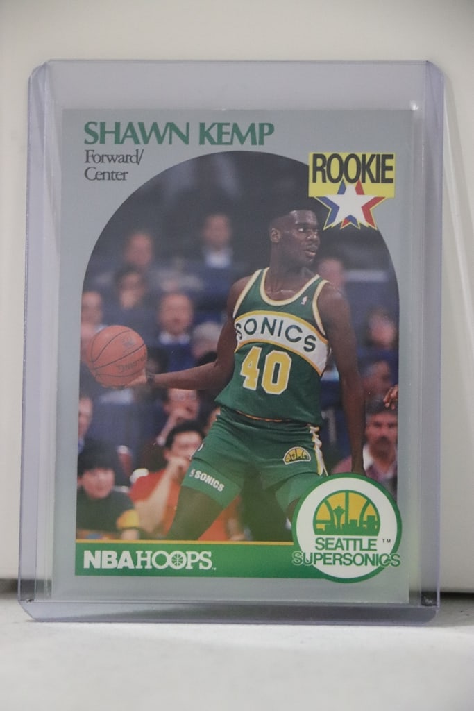 SHAWN KEMP 1990-91 HOOPS ROOKIE CARD: NEAR MINT OR BETTER CONDITION 