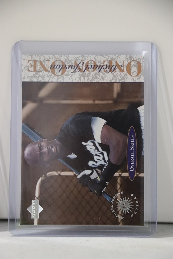 MICHAEL JORDAN 1994 UPPER DECCK MINORS ONE ON ONE #5 BASEBALL ROOKIE CARD (1 of 1)