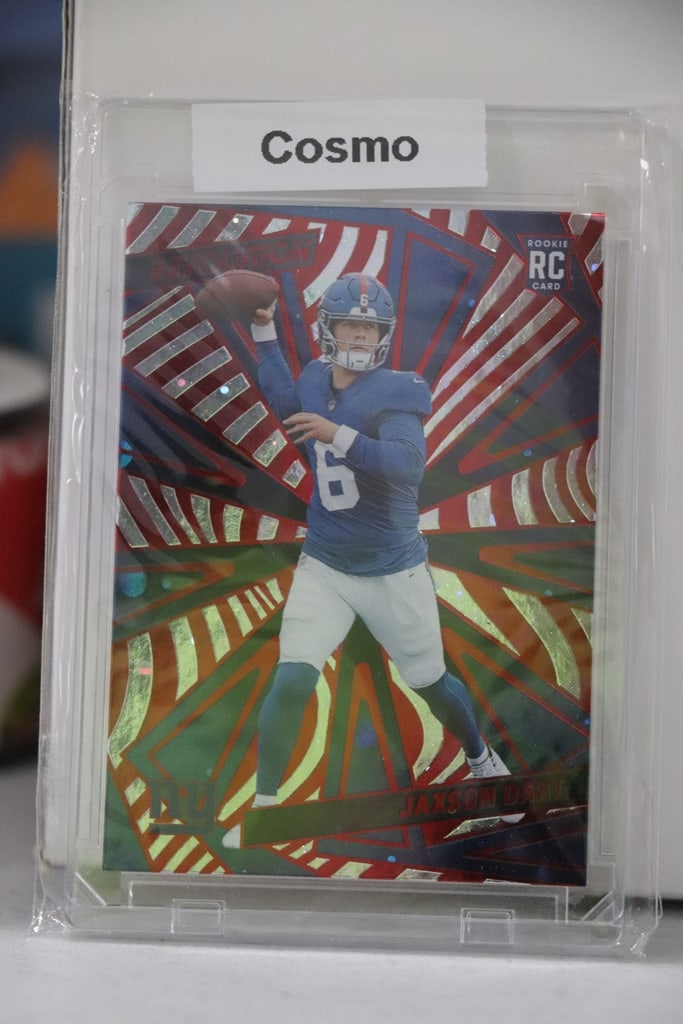 JAXSON DART 2025 PANINI REVOLUTION COSMO RED ROOKIE CARD: NEAR MINT OR BETTER CONDITION 