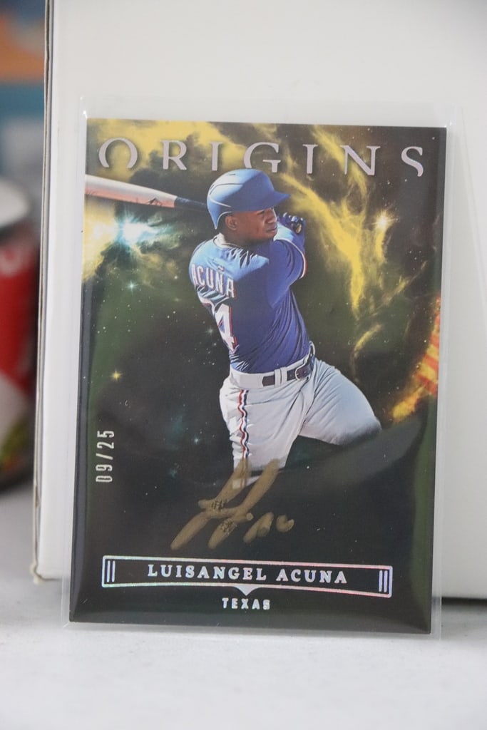 LUISANGEL ACUNA 2023 PANINI ORIGINS GOLD INK AUTOGRAPH ROOKIE CARD: 9/25. NEAR MINT OR BETTER CONDITION 