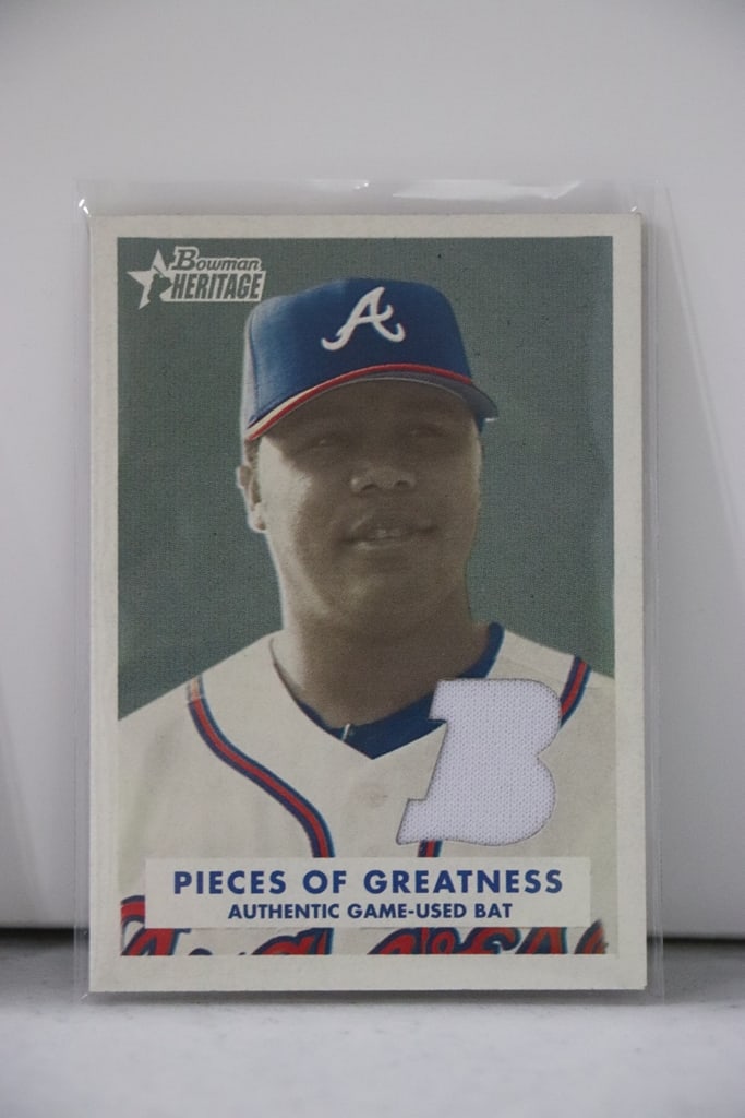 ANDRUE JONES 2006 BOWMAN HERITAGE GAME USED JERSEY CARD: NEAR MINT OR BETTER CONDITION 