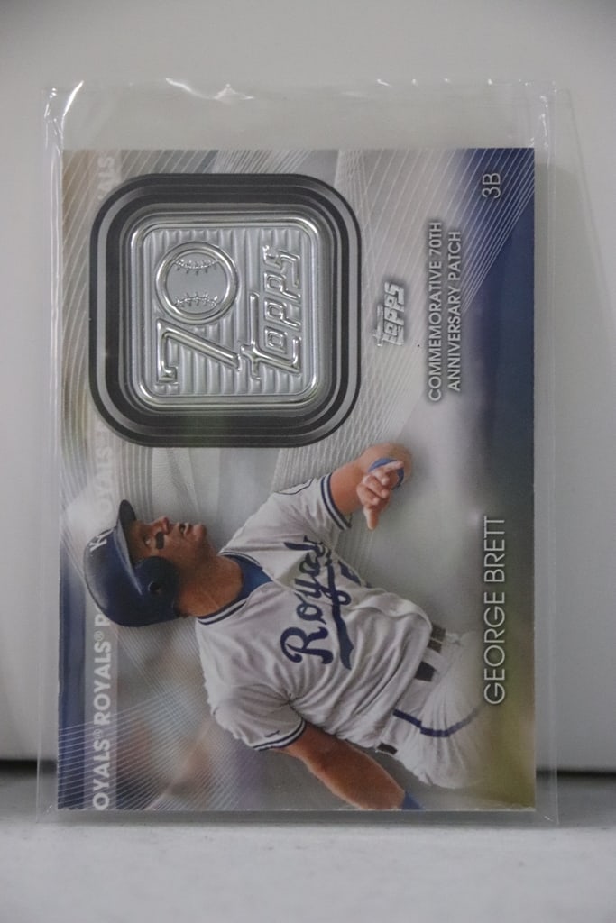 GEORGE BRETT 2021 TOPPS 70TH ANNIVERSARY LOGO RELIC: NEAR MINT OR BETTER CONDITION 