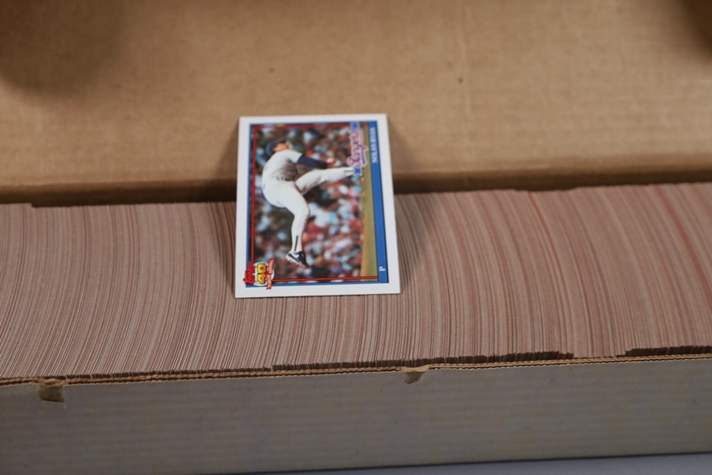 1991 TOPPS BASEBALL COMPLETE SET: NEAR MINT OR BETTER CONDITION 