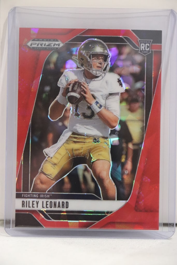 RILEY LEONARD 2025 PANINI PRIZM DRAFT RED ICE PRIZM ROOKIE CARD: NEAR MINT OR BETTER CONDITION 