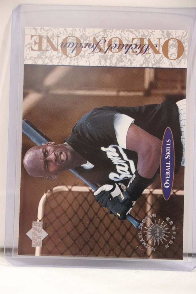 MICHAEL JORDAN 1994 UPPER DECK MINORS ONE ON ONE #5 ROOKIE CARD (1 of 1)
