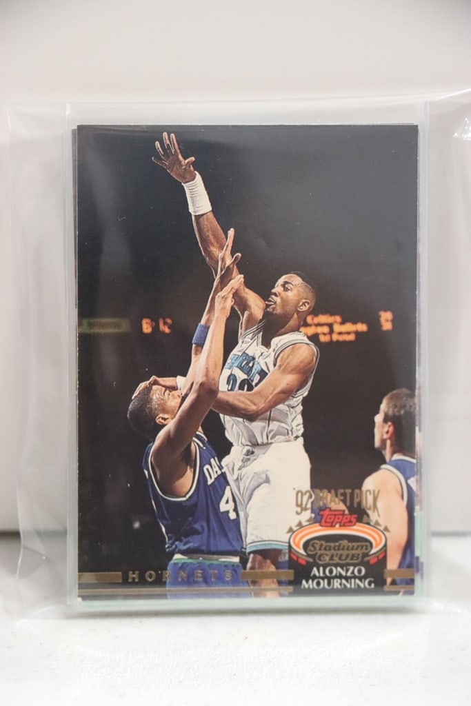 ALONZO MOURNING 1992-93 ROOKIE CARD LOT FO 10 (1 of 1)