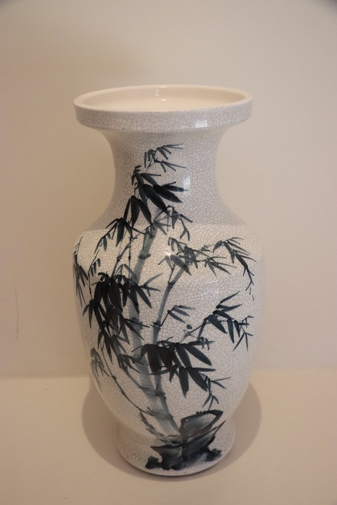 ASIAN VASE: AN ASIAN STYLE VASE WITH FAUX CRAZING. 16.5". VERY GOOD CONDITION.