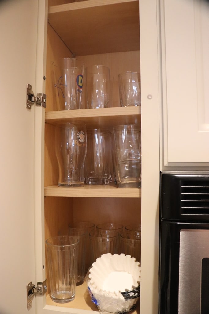 LARGE LOT OF KITCHEN - 6