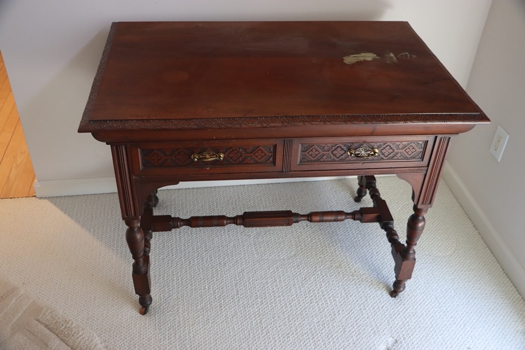 ANTIQUE TABLE (1 of 4)