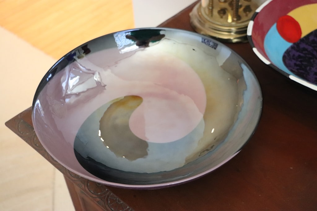 MURANO ART GLASS: A YALOS MURANO ART GLASS BOWL. 18" DIAM. VERY GOOD CONDITION. 