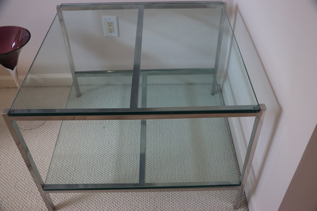 MODERN SIDE TABLE (1 of 1)