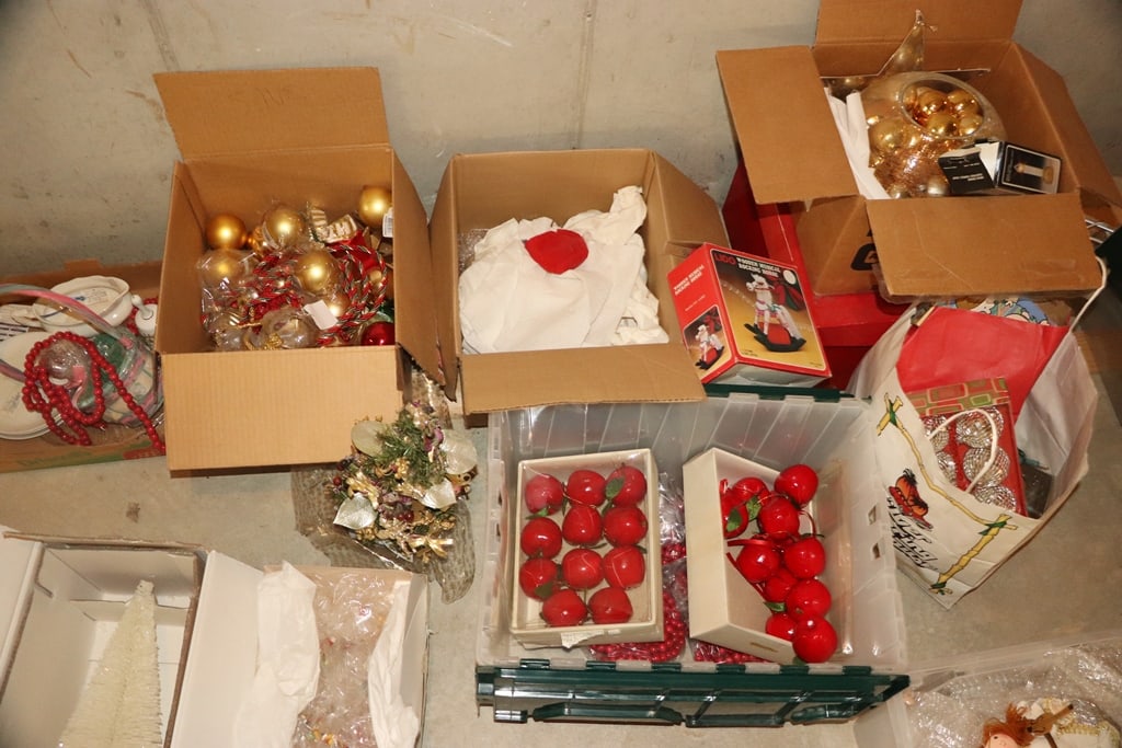 CHRISTMAS DECORATIONS - 3