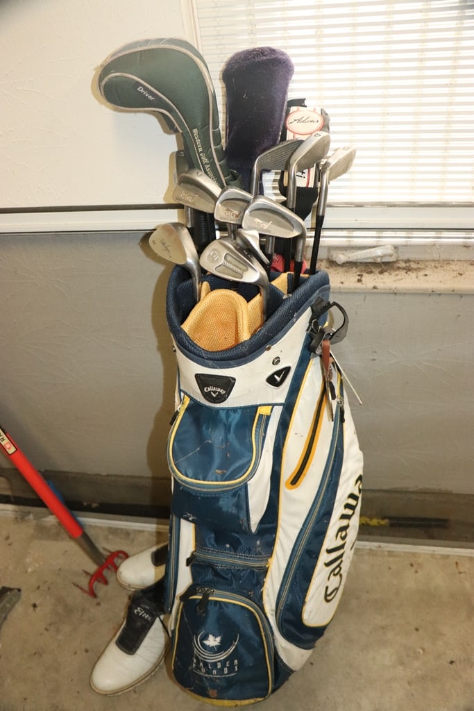 GOLF CLUBS: A SET OF MIXED GOLF CLUBS. VERY GOOD CONDITION. 