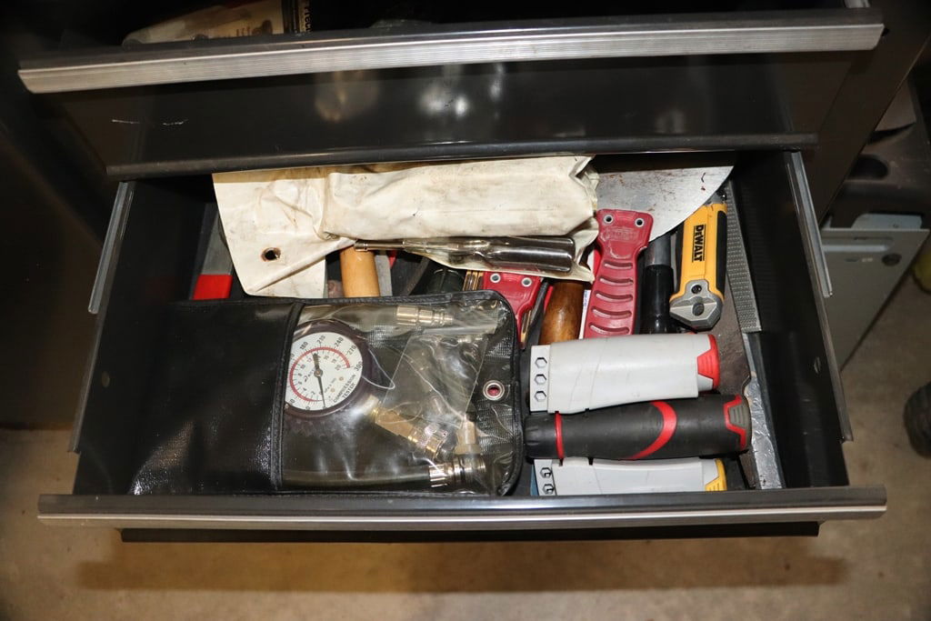 CRAFTSMAN TOOL CHEST - 3