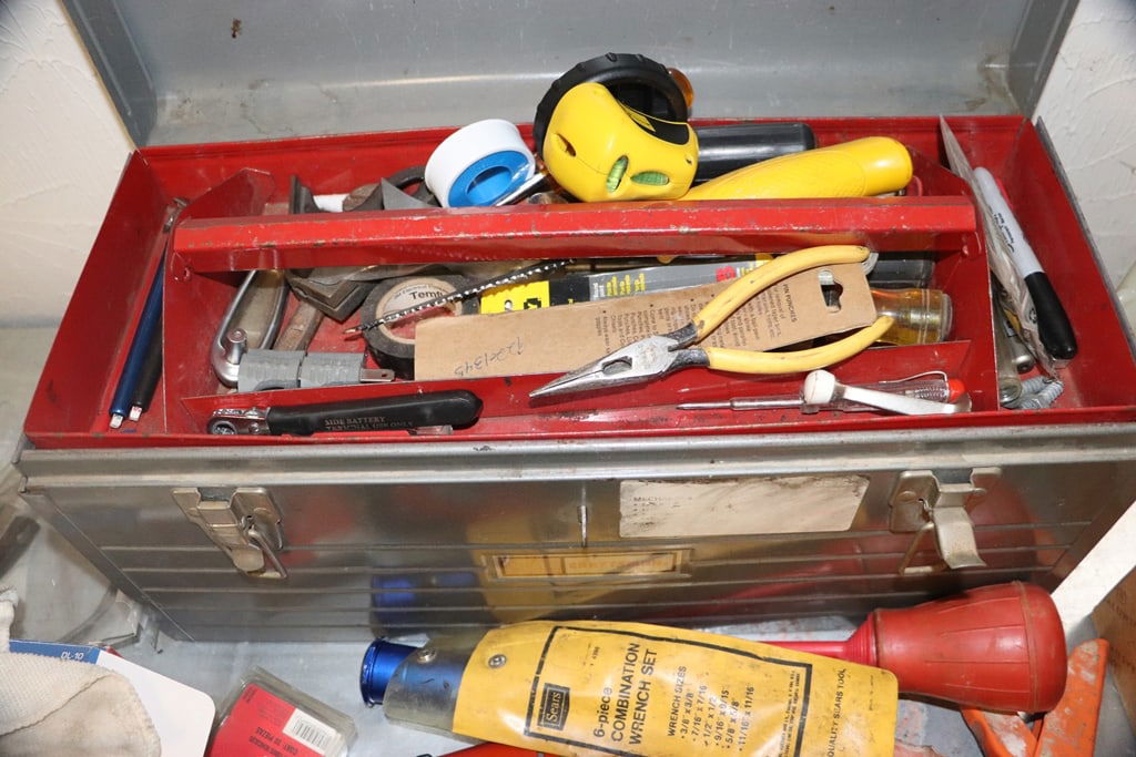 CRAFTSMAN TOOL CHEST - 4