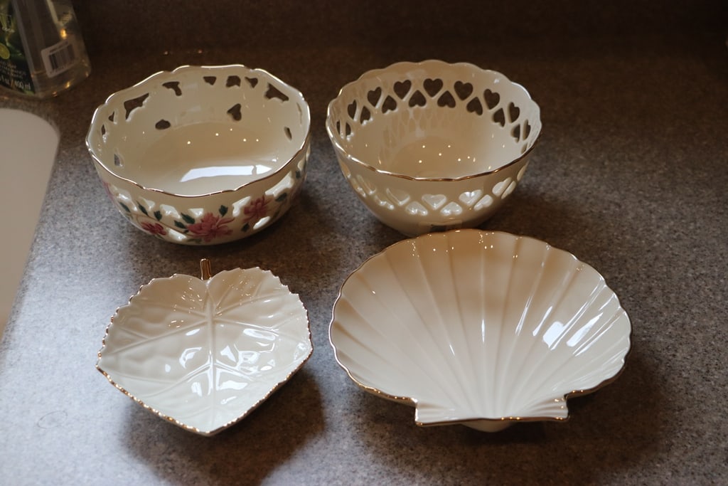LENOX DISHES: A GROUP OF LENOX DECORATIVE DISHES. VERY GOOD CONDITION. 