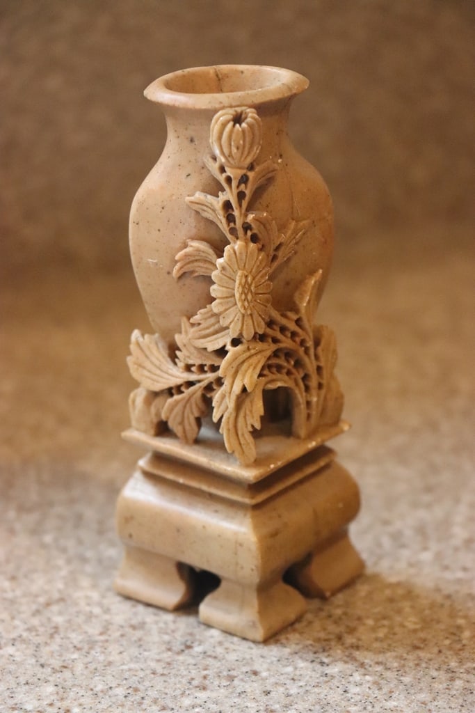 SOAPSTONE FIGURE: A CARVED SOAPSTONE ASIAN STYLE FIGURE. VERY GOOD CONDITION. 5" 