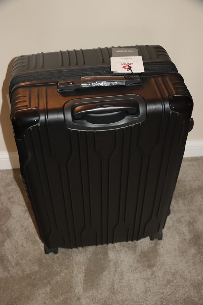 LUGGAGE: A BRAND NEW TRAVEL SENTY SUITCASE. 