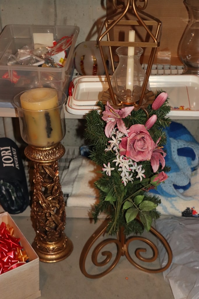 SHELFS AND CONTENTS - 4