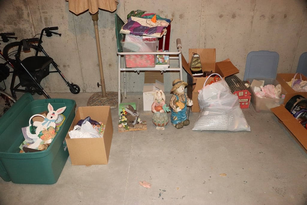 HOLIDAY TREASURE HUNT - 2