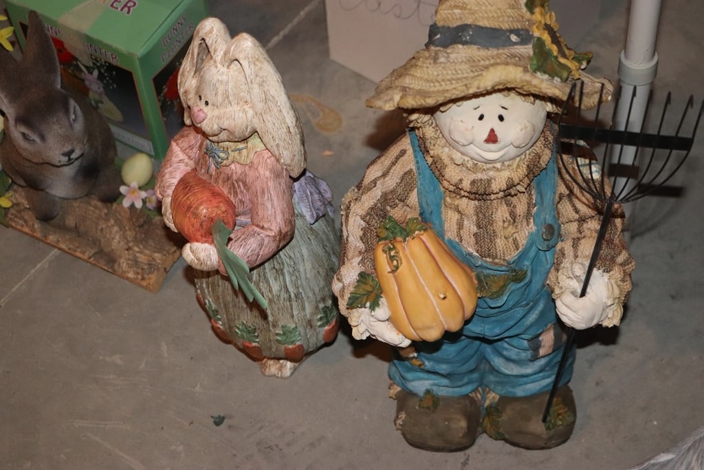 HOLIDAY TREASURE HUNT - 6