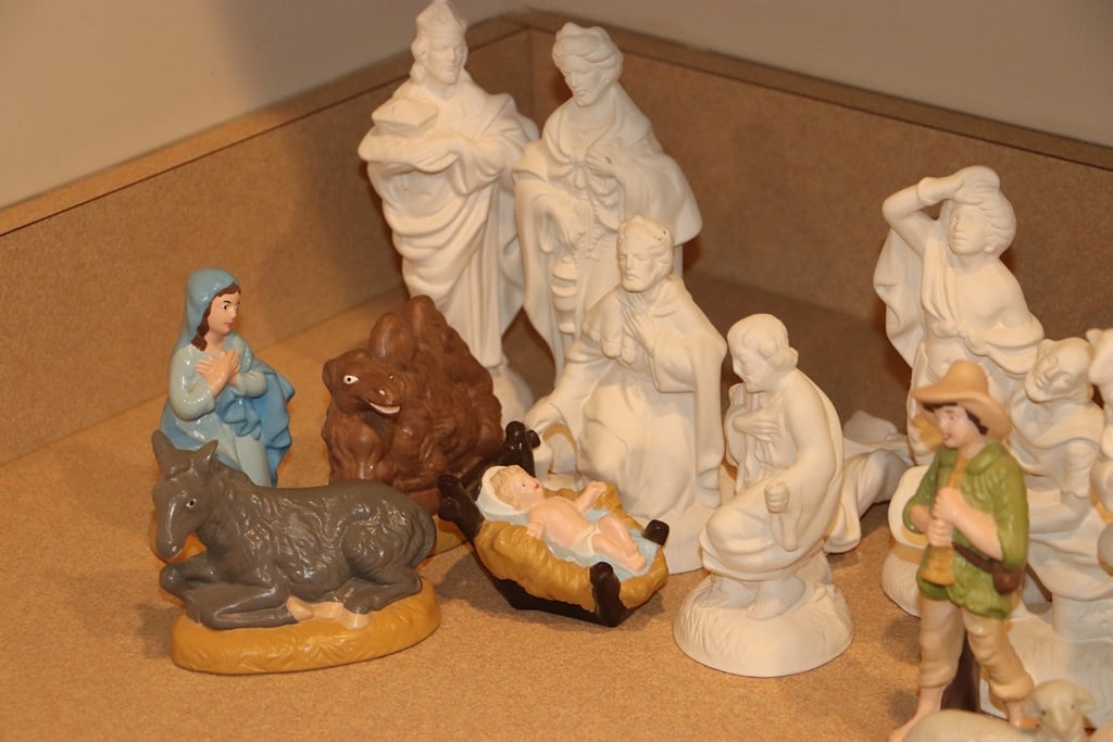 VINTAGE CERAMIC FIGURES - 2