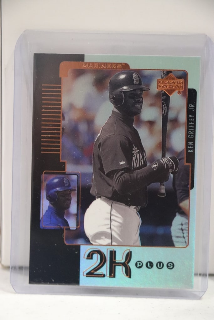 KEN GRIFFEY JR 1999 UPPER DECK 2K PLUS INSERT: NEAR MINT OR BETTER CONDITION 
