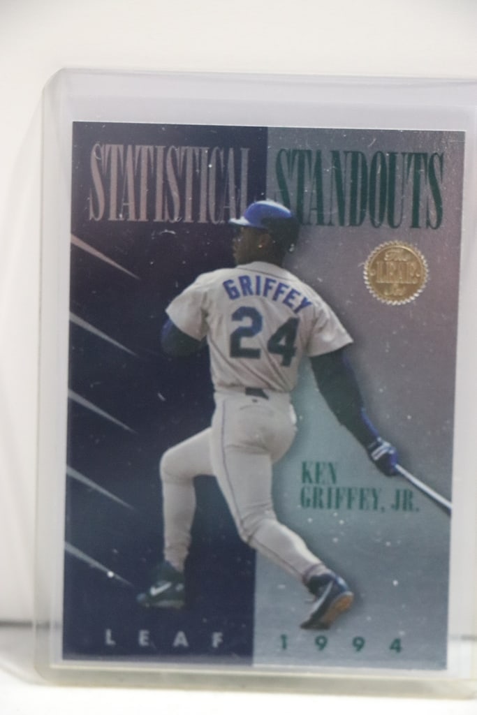 KEN GRIFFEY JR 1994 LEAF STATISTICAL STANDOUTS INSERT: NEAR MINT OR BETTER CONDITION 