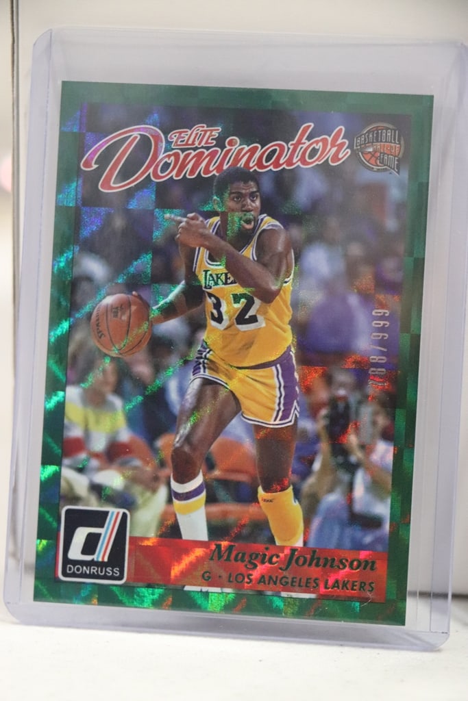 MAGIC JOHNSON 2015-16 DONRUSS ELITE DOMINATORS GREEN FOIL: 788/999. NEAR MINT OR BETTER CONDITION 