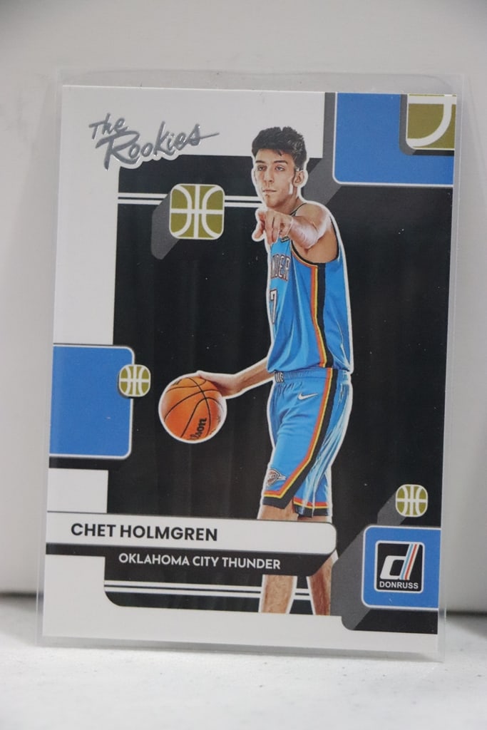 CHET HOLMGREN 2022-23 DONRUSS THE ROOKIES ROOKIE CARD: NEAR MINT OR BETTER CONDITION 