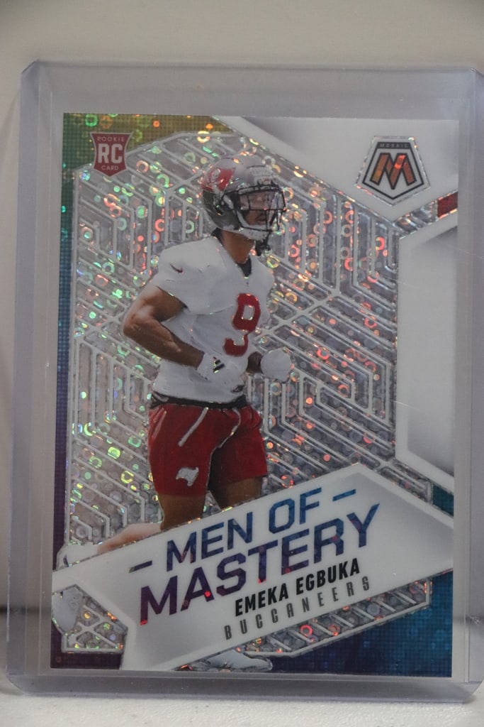 EMEKA EGBUKA 2025 PANINI MOSAIC MEN OF MASTERY DISCO PRIZM ROOKIE CARD: NEAR MINT OR BETTER CONDITION 