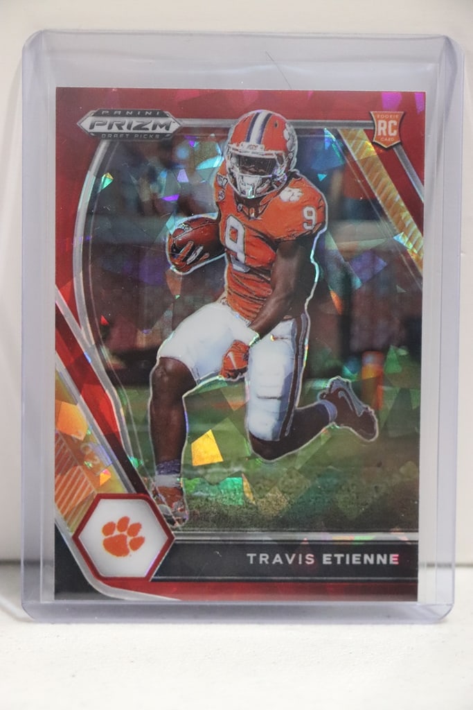 TRAVIS ETIENNE 2025 PANINI PRIZM DRAFT RED ICE PRIZM ROOKIE CARD: NEAR MINT OR BETTER CONDITION 