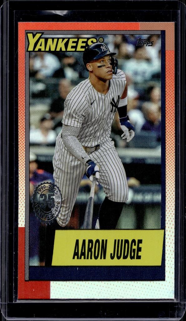 AARON JUDGE 2025 TOPPS 1990 RETRO SILVER HOLOFOIL INSERT (1 of 1)