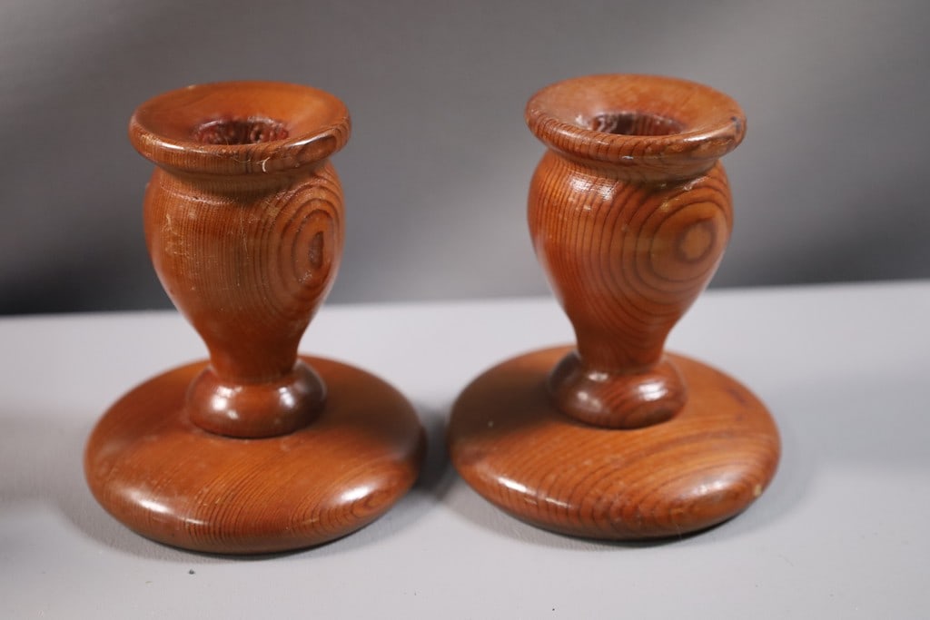 VINTAGE REDWOOD CANDLE HOLDERS: A PAIR OF VINTAGE CALIFORNIA REDWOOD CANDLE HOLDERS. VERY GOOD CONDITION. 3.75" 