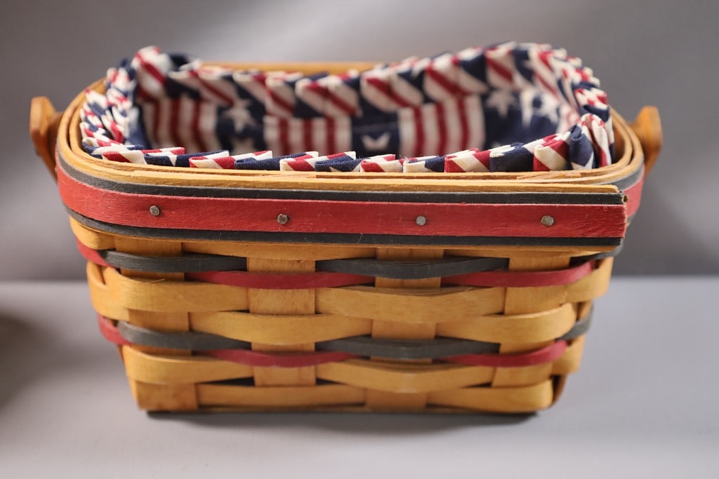 LONGABERGER BASKET: A LONGABERGER AMERICAN COLORS BASKET. VERY GOOD CONDITION. 3.75"T 