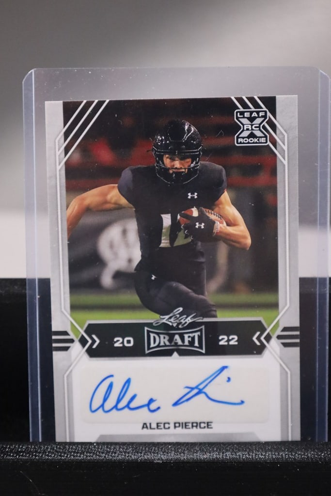 ALEC PIERCE 2022 LEAF AUTOGRAPH ROOKIE CARD: NEAR MINT OR BETTER CONDITION 