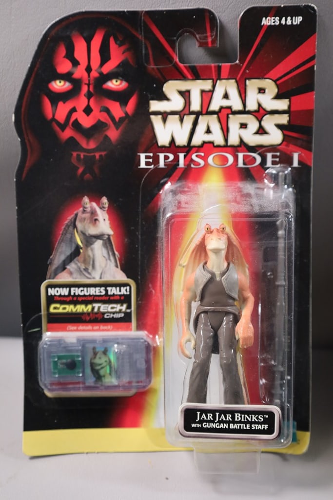 STAR WARS FIGURE: A JAR JAR BINKS STAR WARS EPISODE 1 FIGURE. BRAND NEW BUT BOX MAY HAVE CONDITION ISSUES. 