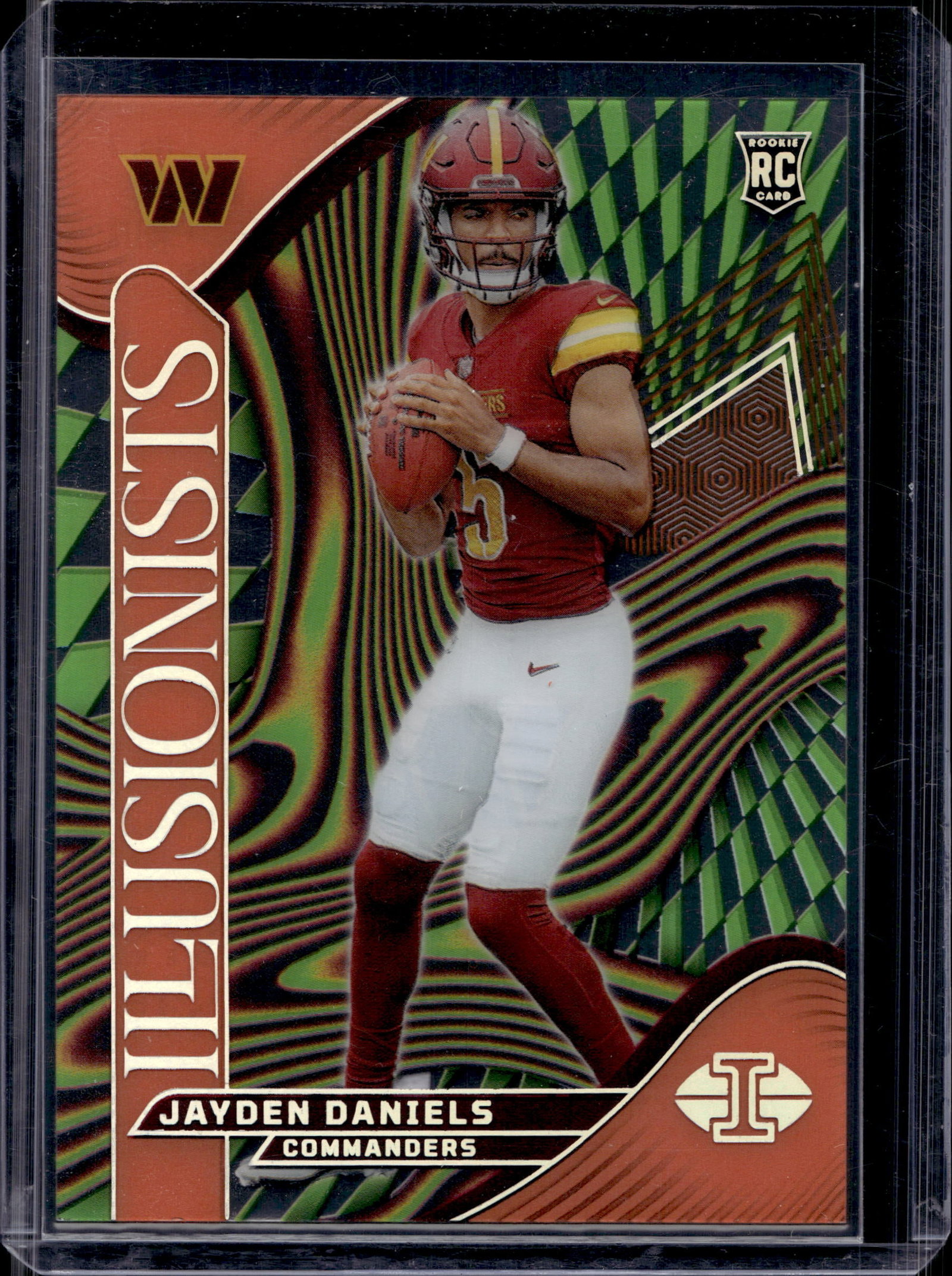 JAYDEN DANIELS 2024 PANINI ILLUSIONS ORANGE ILLUSIONISTS ROOKIE CARD: NEAR MINT OR BETTER CONDITION 