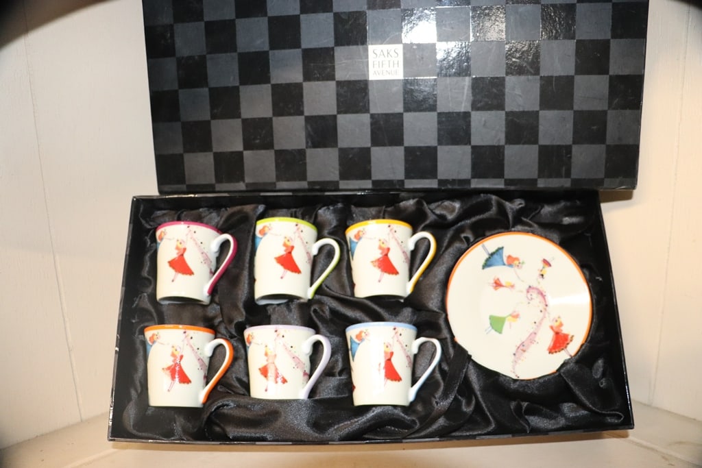 SAKS TEA SET: A SAKS FIFTH AVE TEA SET WITH BOX. VERY GOOD CONDITION. 